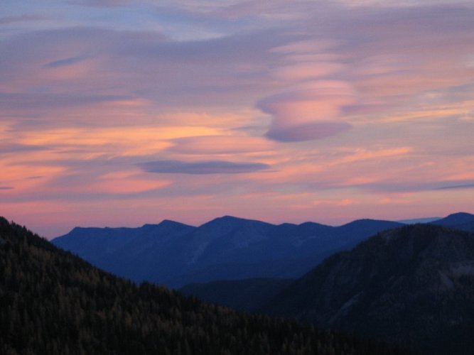 Back at camp in the evening, we had some fascinating cloud shapes in the sunset.
People decided this cloud looked like a hamburger between two buns.